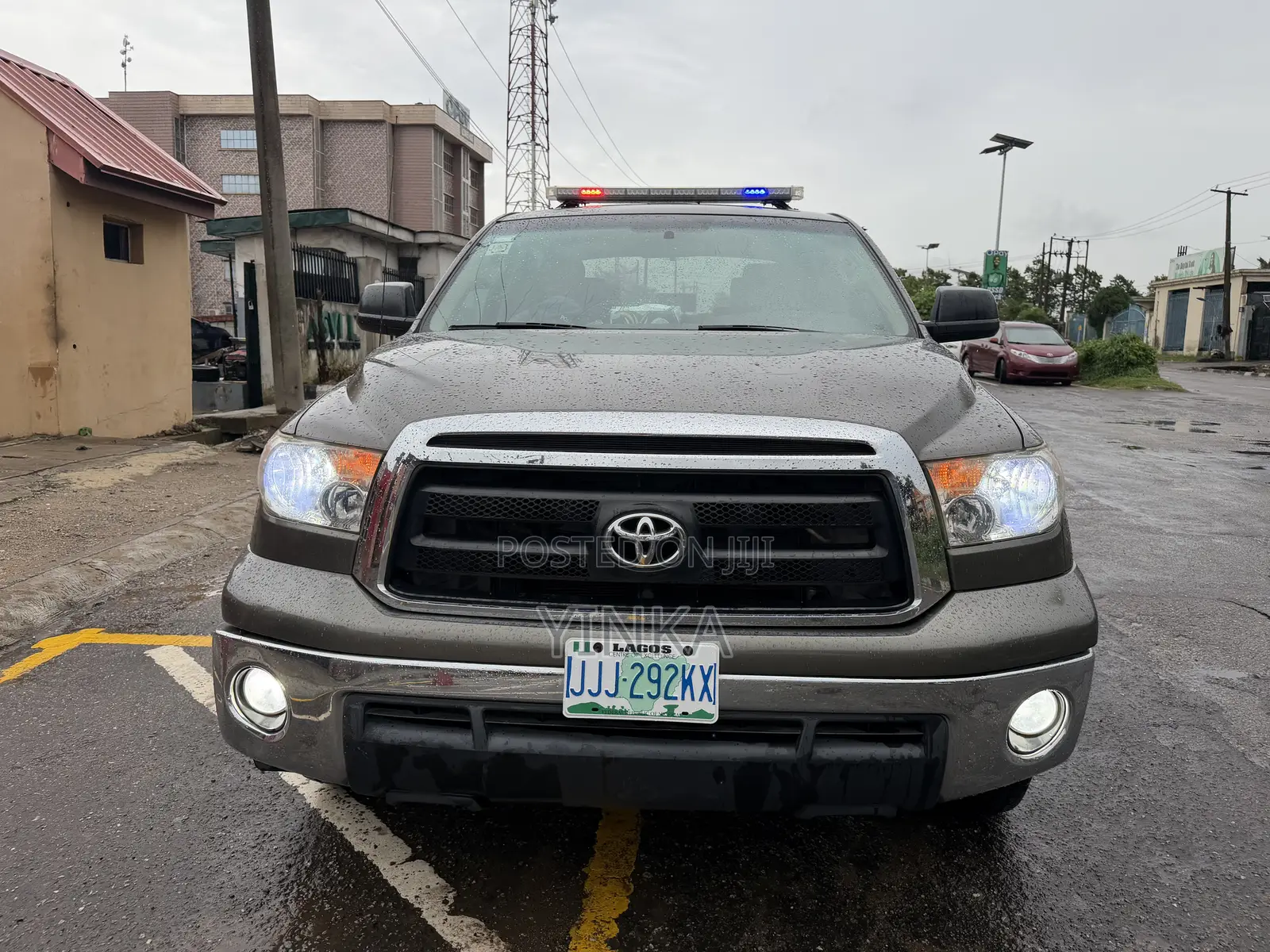 Toyota Tundra CrewMax 2010 Brown