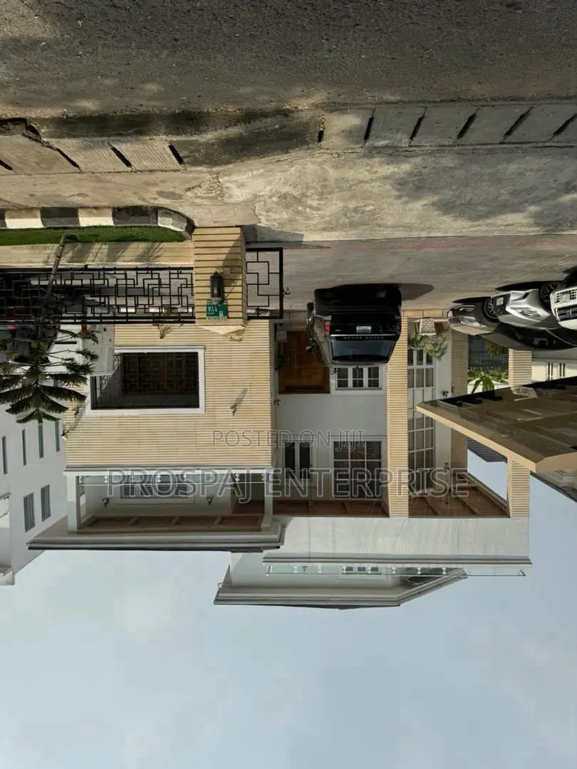 5bdrm Duplex in Chevron for sale