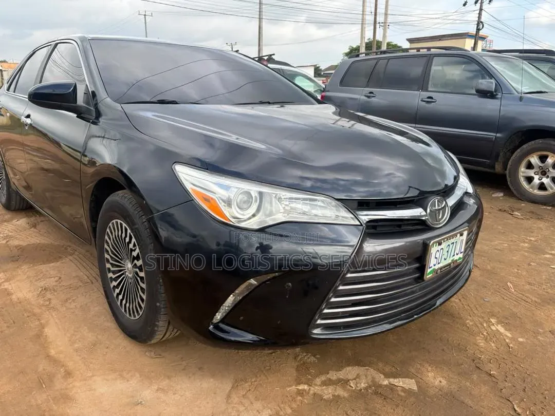 Toyota Camry 2016 Black
