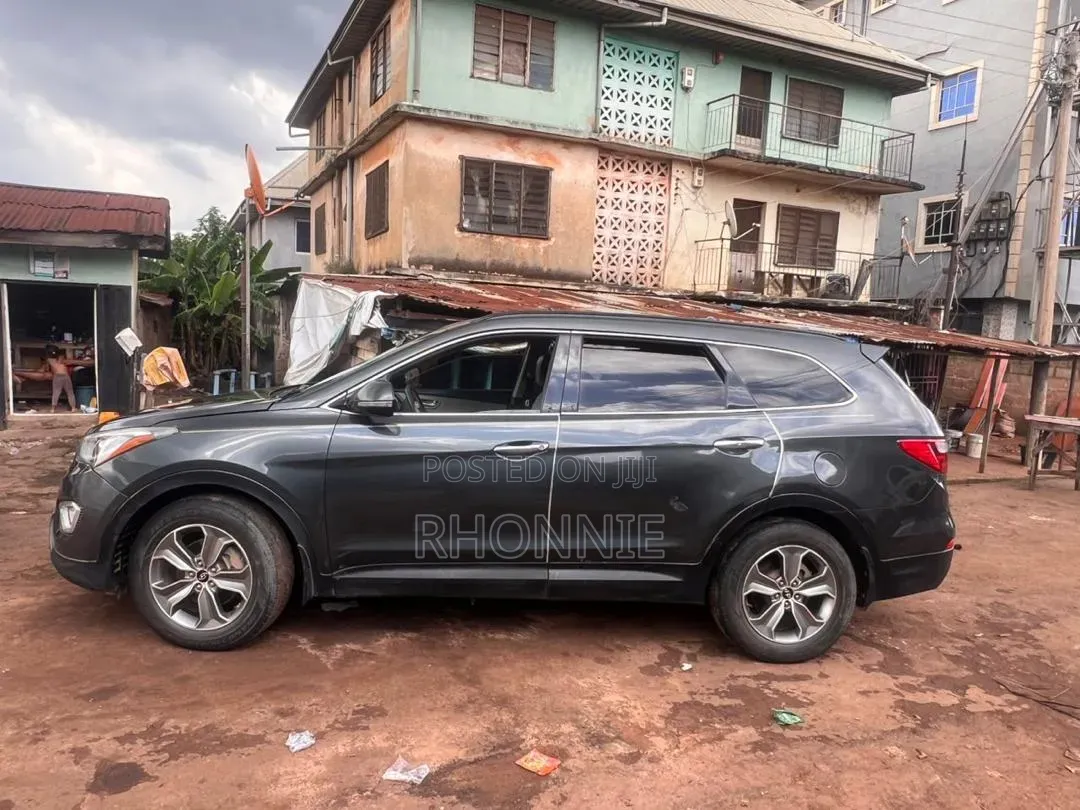 Hyundai Santa Fe 2013 Black