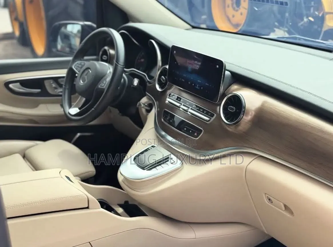 New Mercedes-Benz Viano 2023 Black