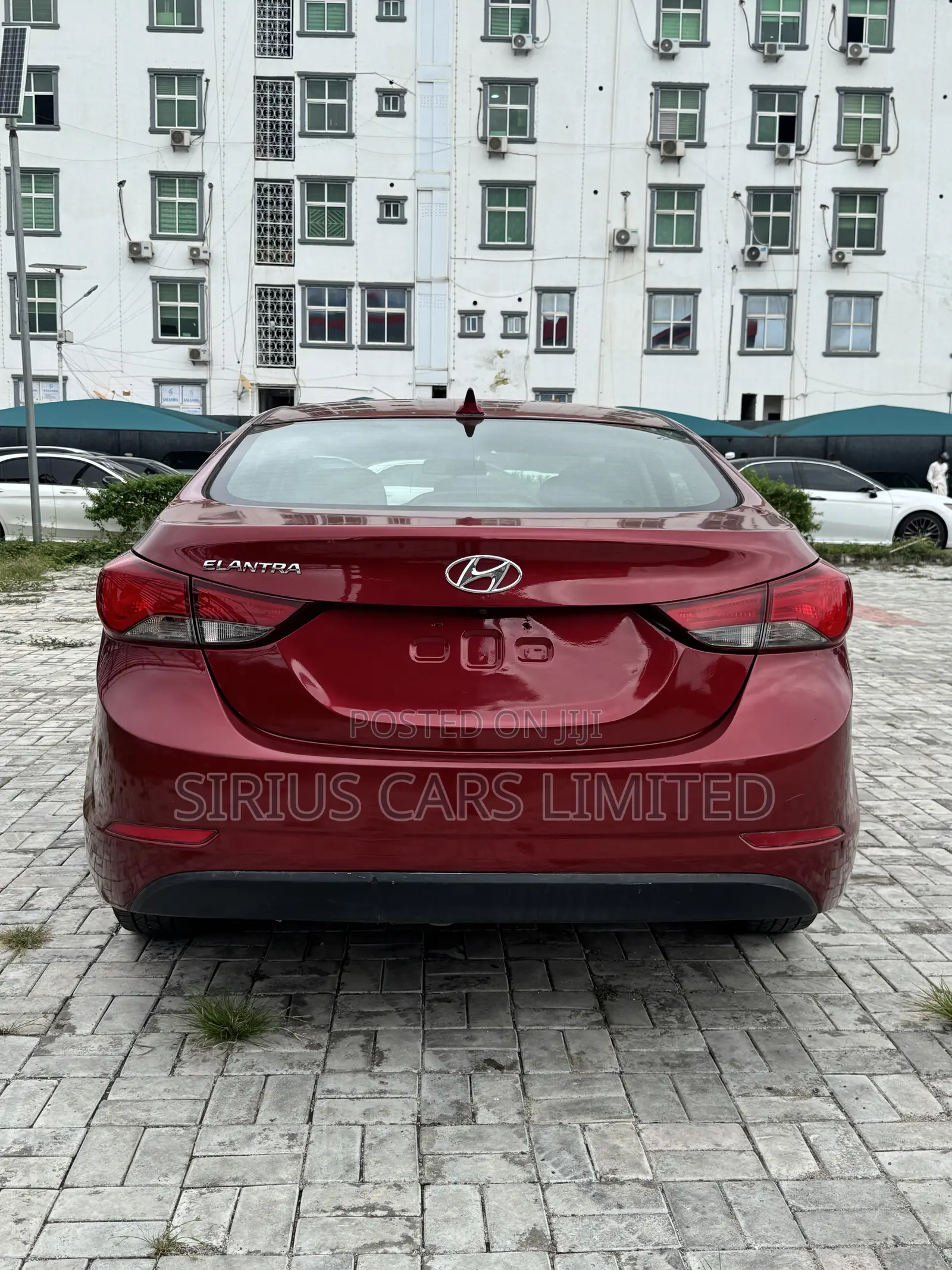 Hyundai Elantra Limited Sedan FWD (1.8L 4cyl 6A) 2016 Burgundy