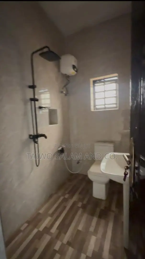 3bdrm Duplex in Egbeda / Egbeda for sale
