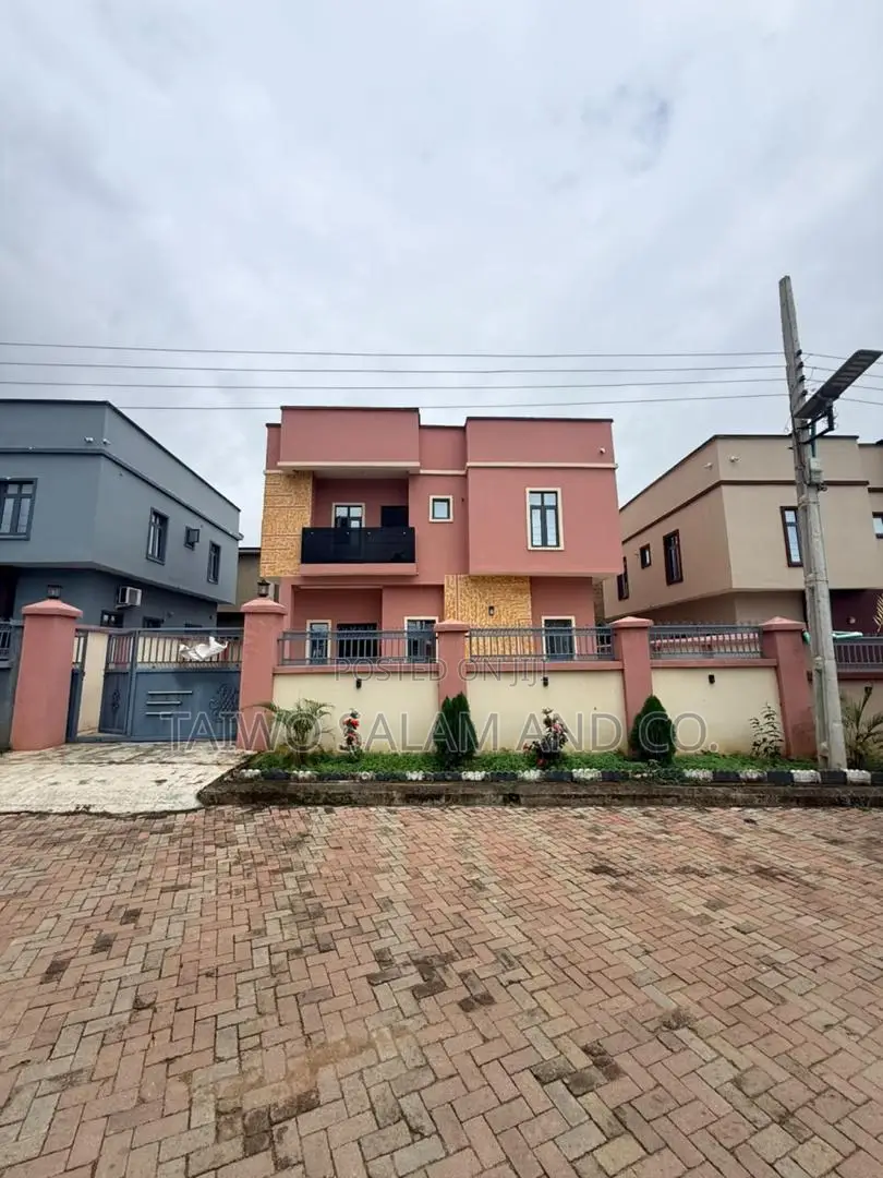 3bdrm Duplex in Egbeda / Egbeda for sale