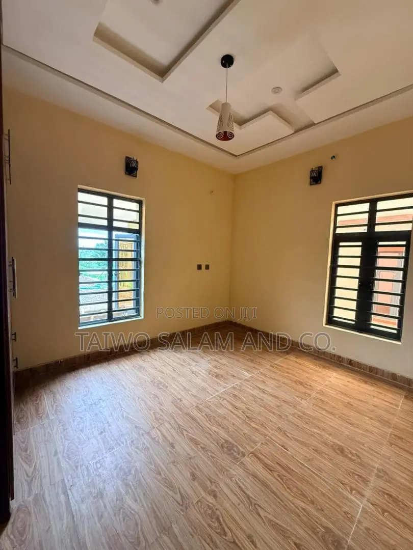 3bdrm Duplex in Egbeda / Egbeda for sale
