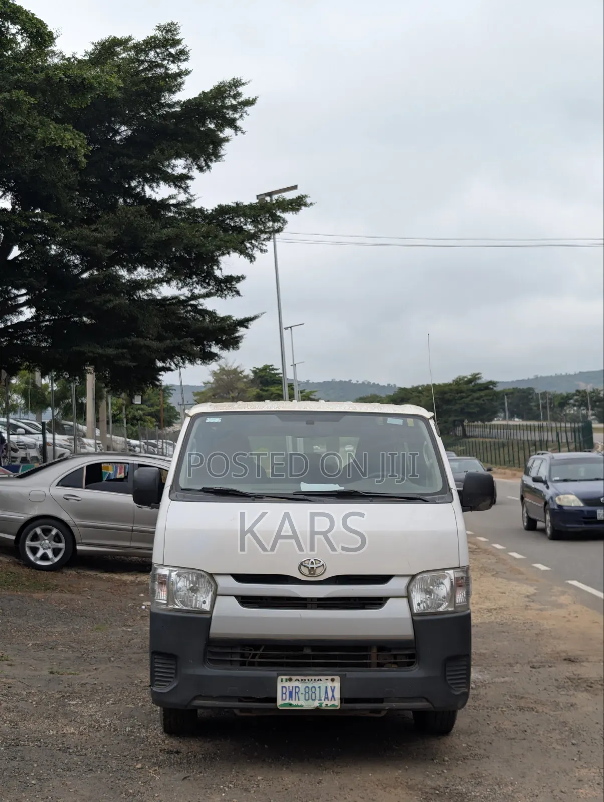 Toyota HiAce 2013 White