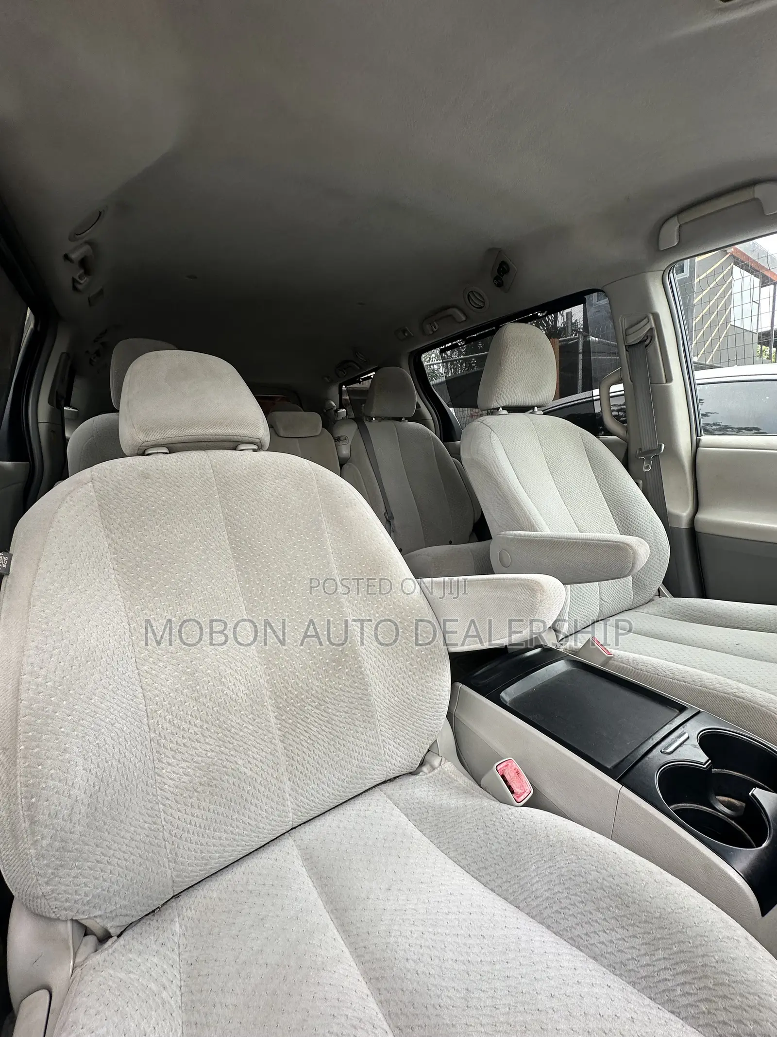 Toyota Sienna LE 8 Passenger 2010 Silver