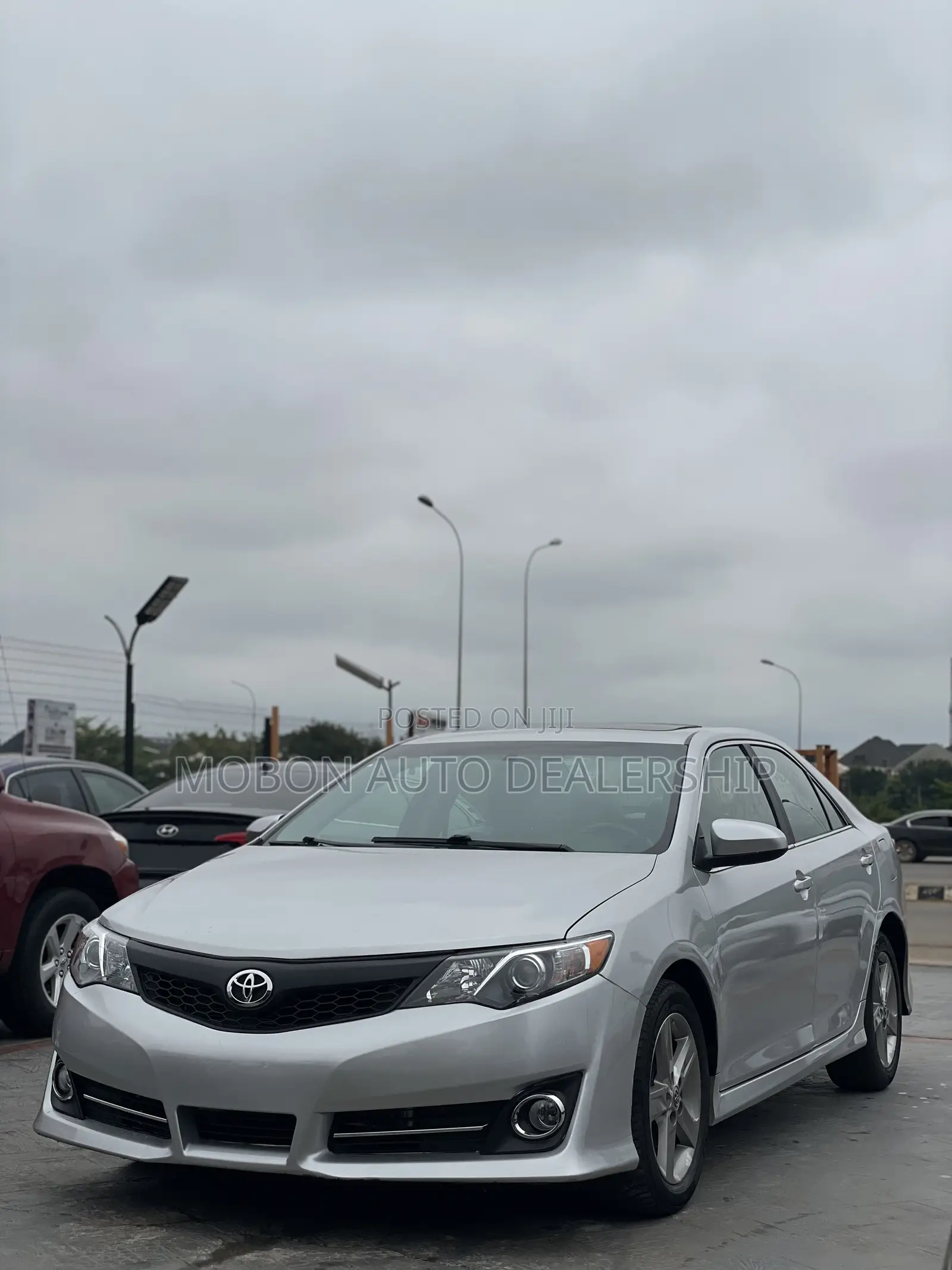 Toyota Camry SE 4dr Sedan (2.5L 4cyl 6A) 2013 Silver