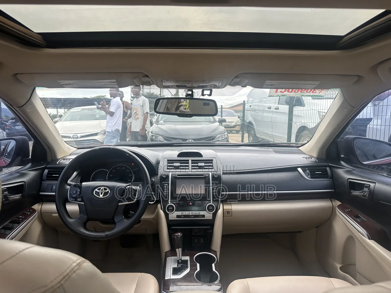 Toyota Camry XLE 4dr Sedan (2.5L 4cyl 6A) 2013 Red