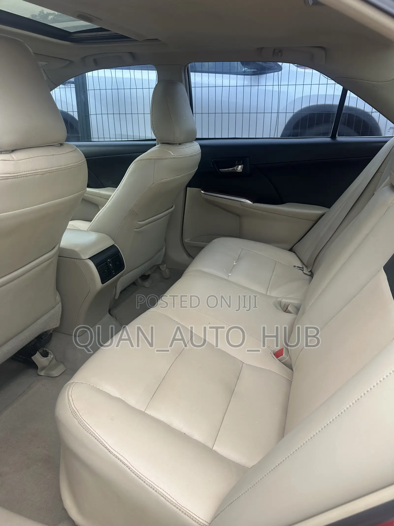 Toyota Camry XLE 4dr Sedan (2.5L 4cyl 6A) 2013 Red