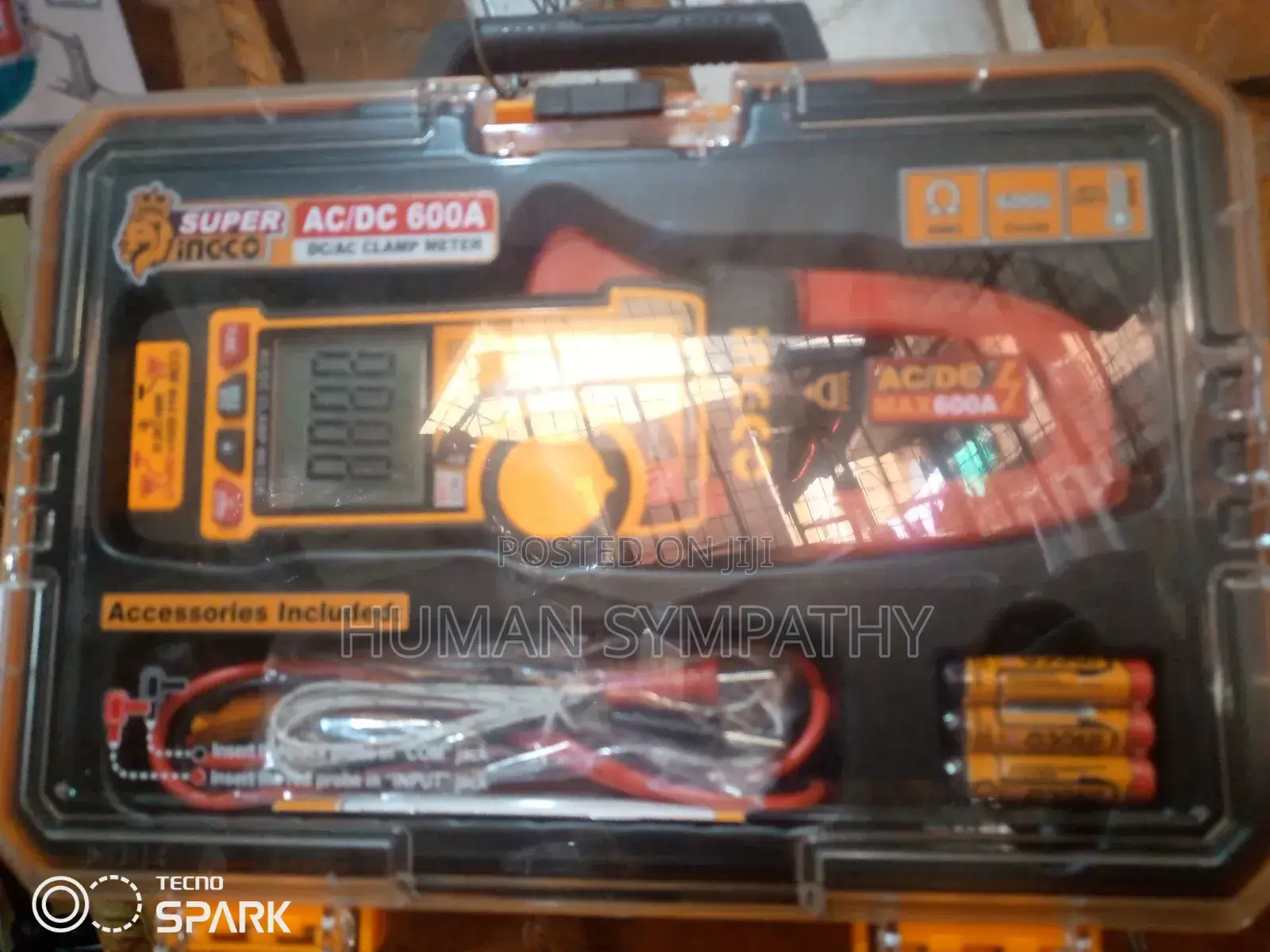 Clamp Meter AC/DC 600A