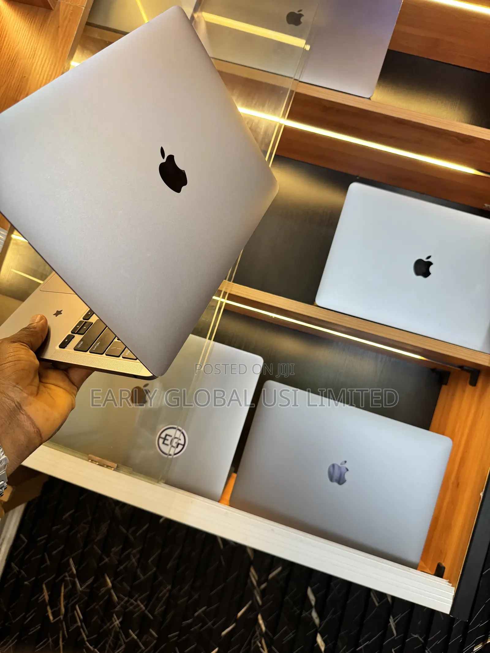Laptop Apple MacBook Pro 2020 8GB Intel Core i5 SSD 256GB