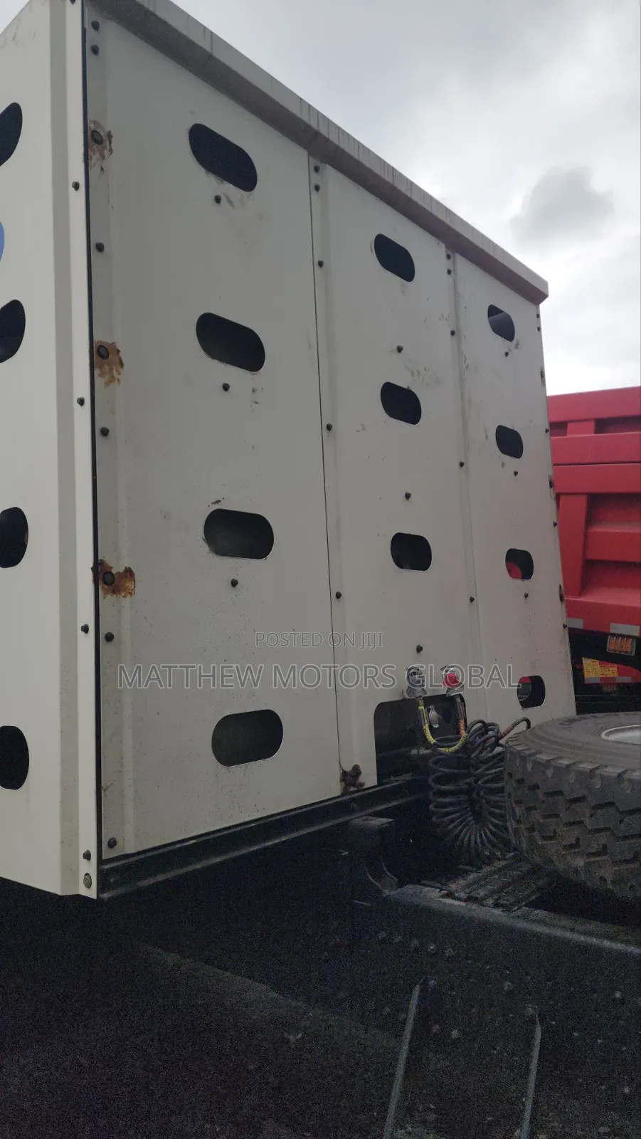 SAGMOTO 440 CNG 16-Cvlinder 6x4 Heavy-Duty Tractor Head, 10 Tyres