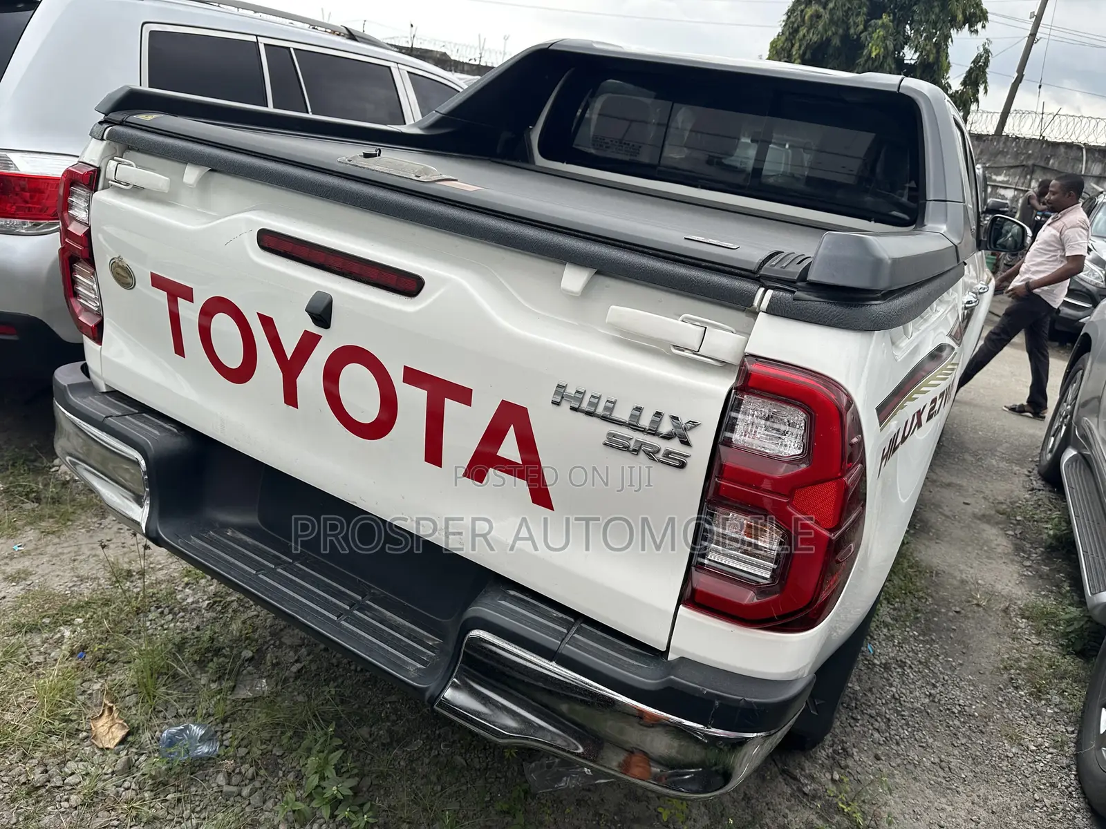 Toyota Hilux 2024 White