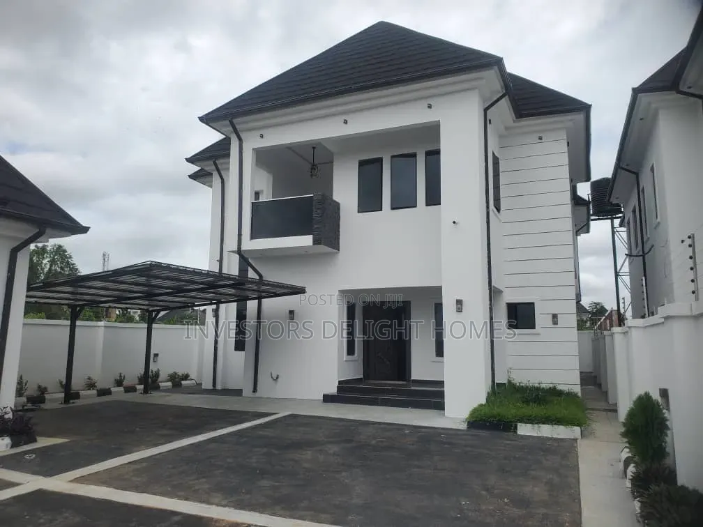 5bdrm Duplex in Oshimili South for sale