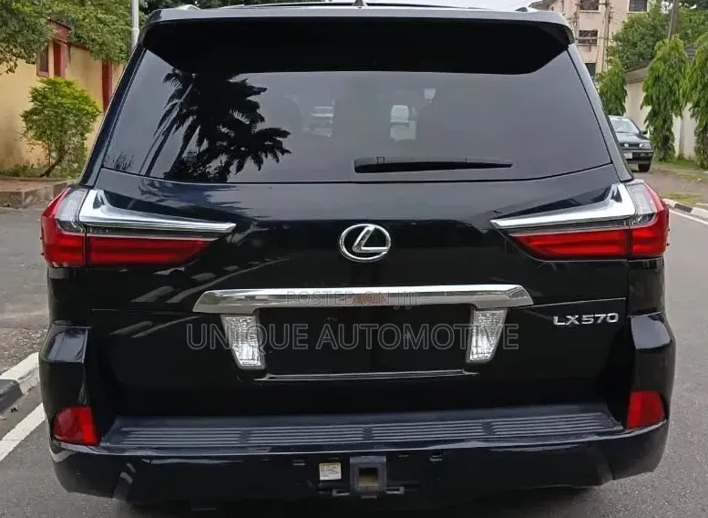 Lexus LX 570 AWD 2017 Black