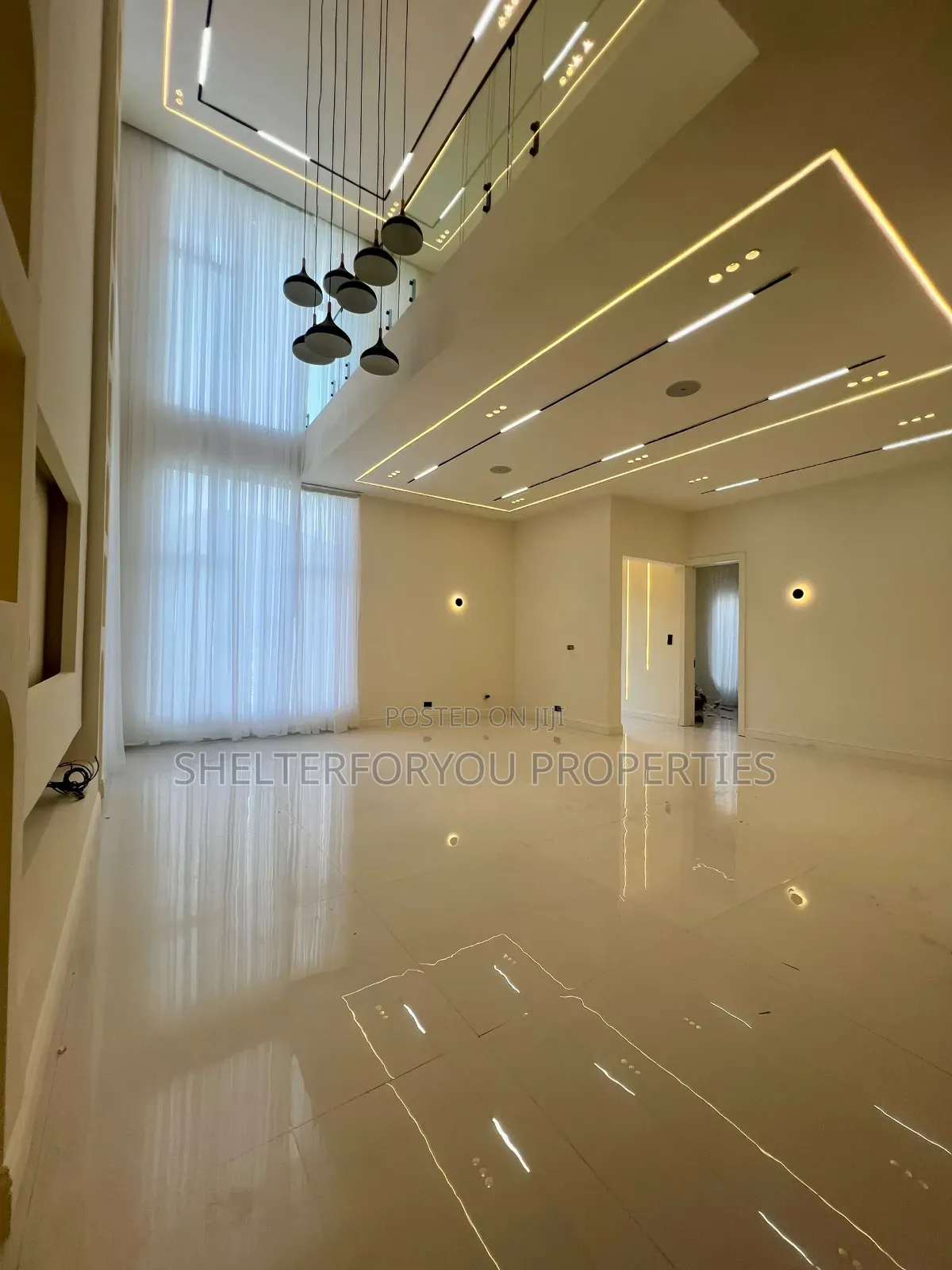 5bdrm Duplex in Osapa london for sale