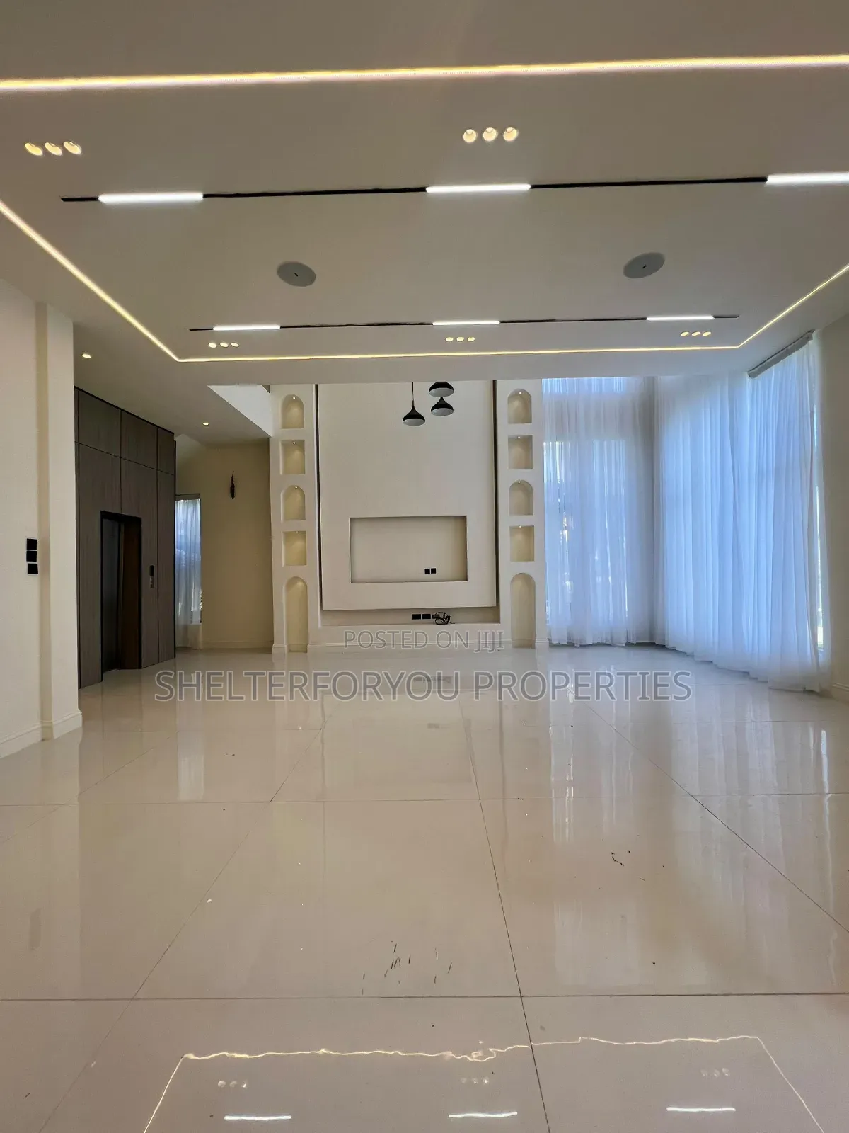 5bdrm Duplex in Osapa london for sale
