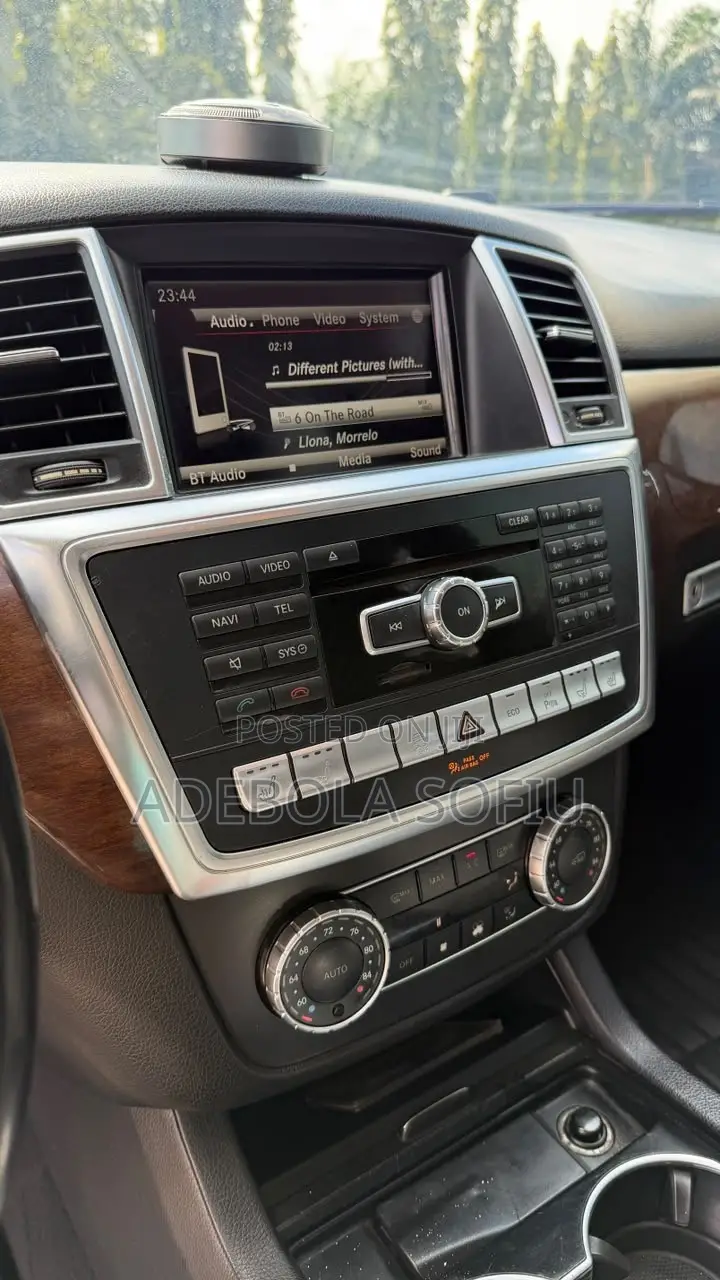Mercedes-Benz M Class ML350 4MATIC 4dr SUV AWD (3.5L 6cyl 7A) 2014