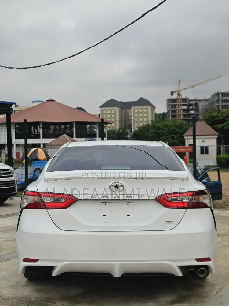 Toyota Camry SE FWD 2020 White
