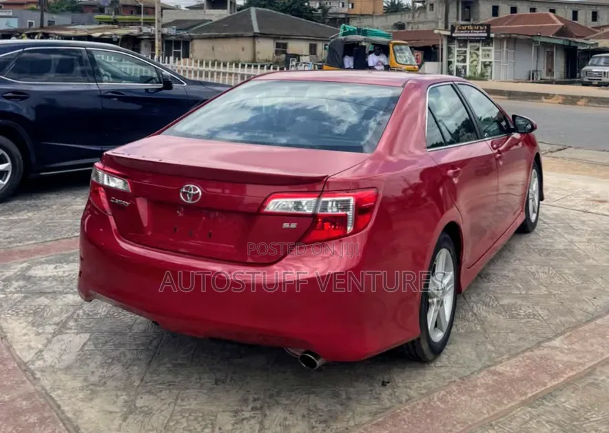 Toyota Camry SE 4dr Sedan (2.5L 4cyl 6A) 2012 Red