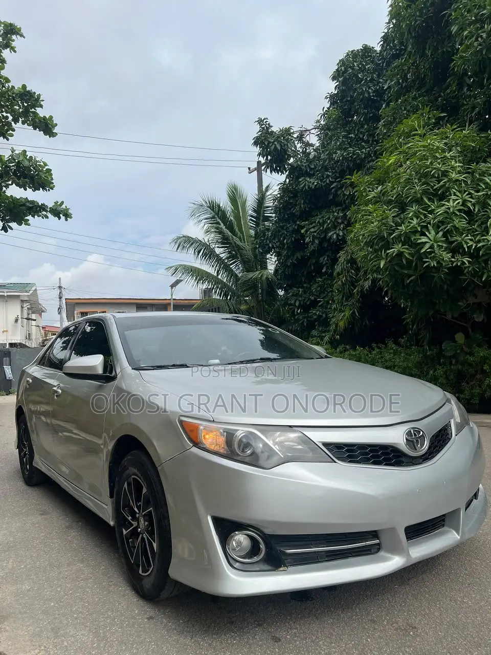 Toyota Camry SE V6 4dr Sedan (3.5L 6cyl 6A) 2013 Silver