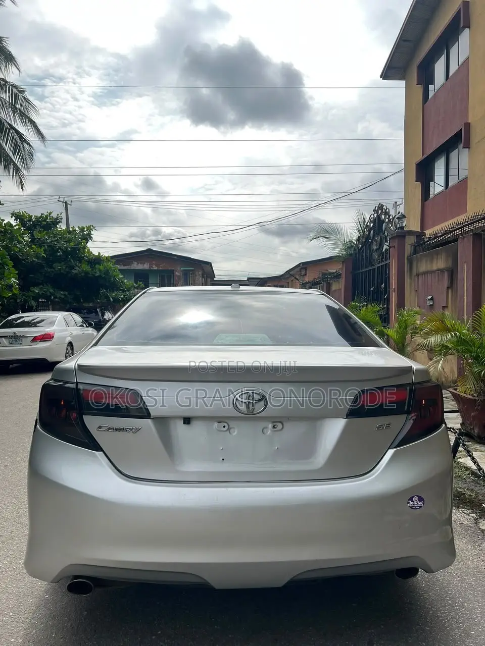 Toyota Camry SE V6 4dr Sedan (3.5L 6cyl 6A) 2013 Silver
