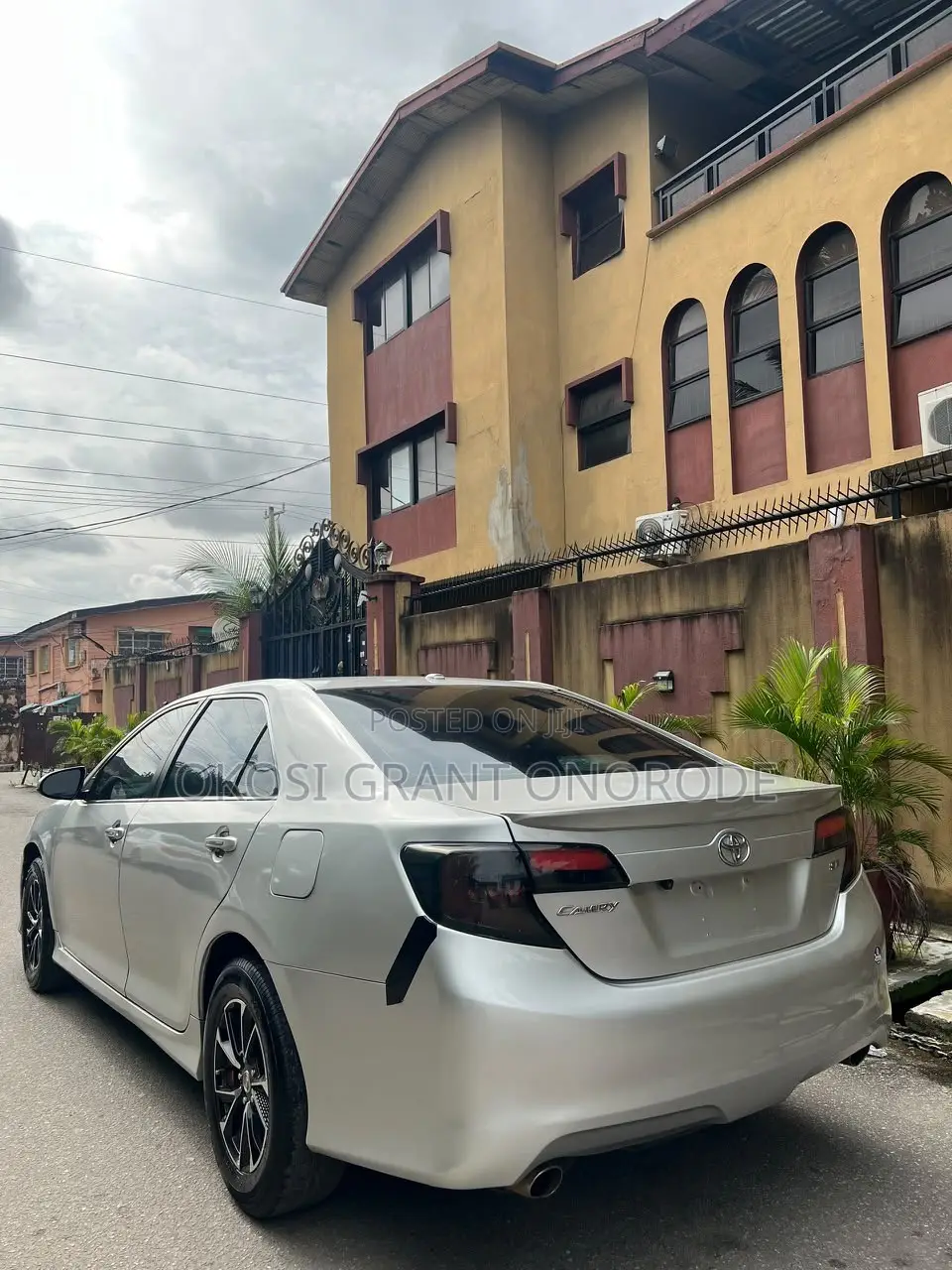 Toyota Camry SE V6 4dr Sedan (3.5L 6cyl 6A) 2013 Silver