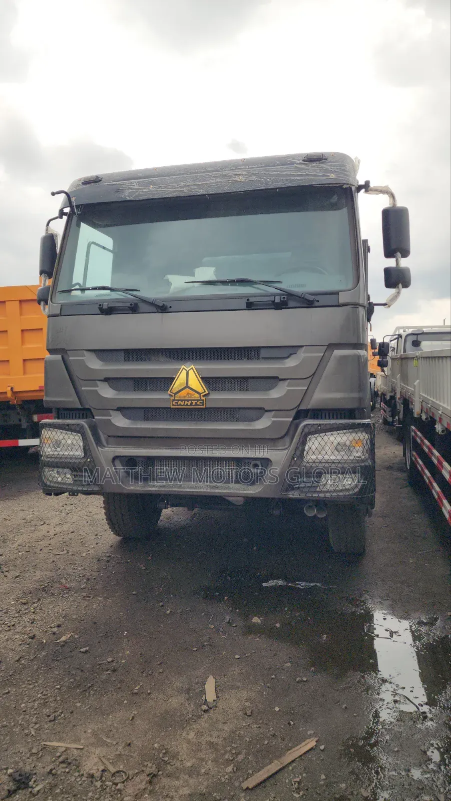 Super Clean Foreign Used Howo Truck 12 Tires