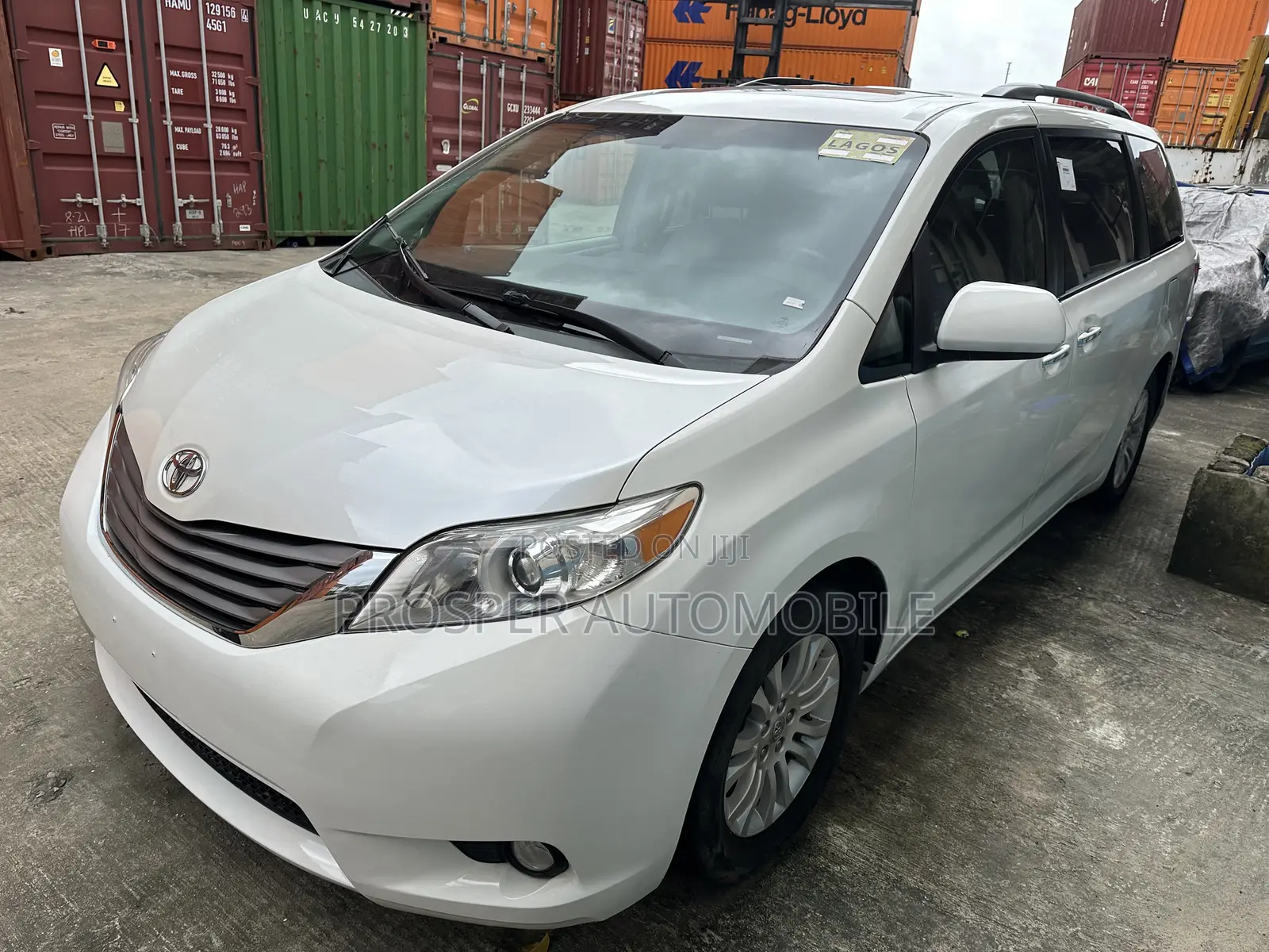 Toyota Sienna XLE 8-Passenger 4dr Minivan (3.5L 6cyl 6A) 2015 White