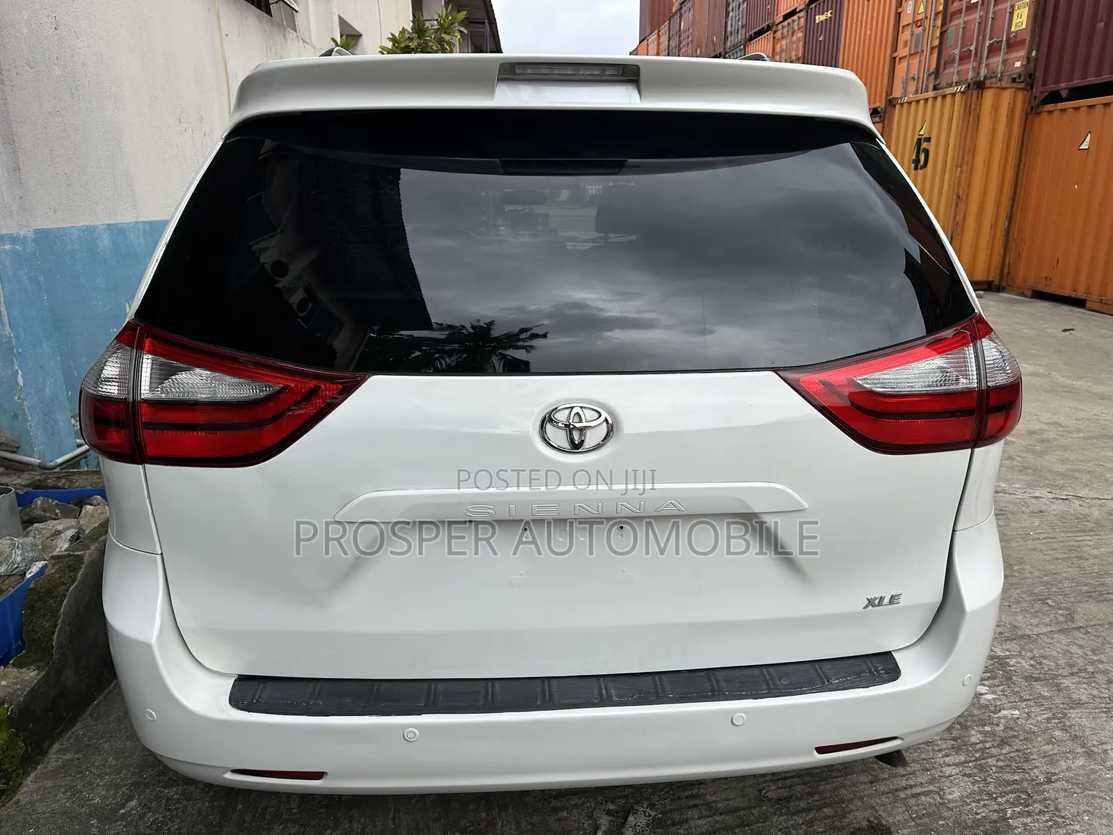 Toyota Sienna XLE 8-Passenger 4dr Minivan (3.5L 6cyl 6A) 2015 White
