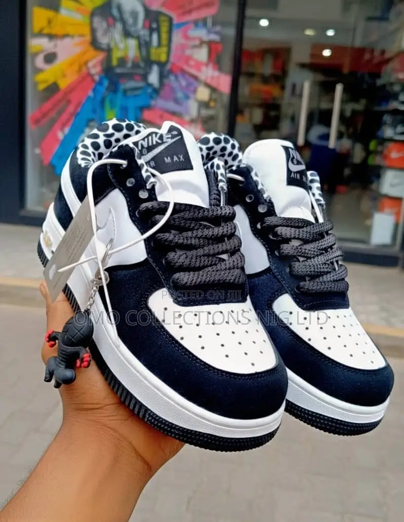 Nike Air Force Men’s Black and White Sneakers – Fully Boxed