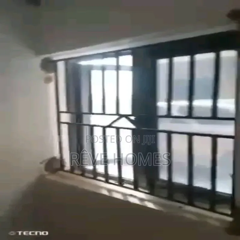 Mini Flat in Akoka for rent
