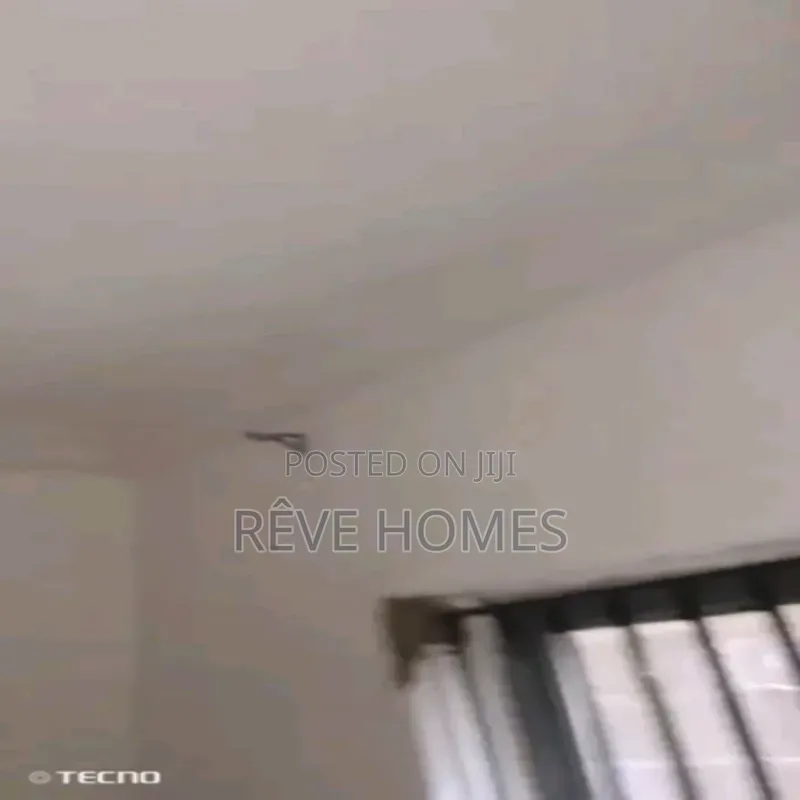 Mini Flat in Akoka for rent