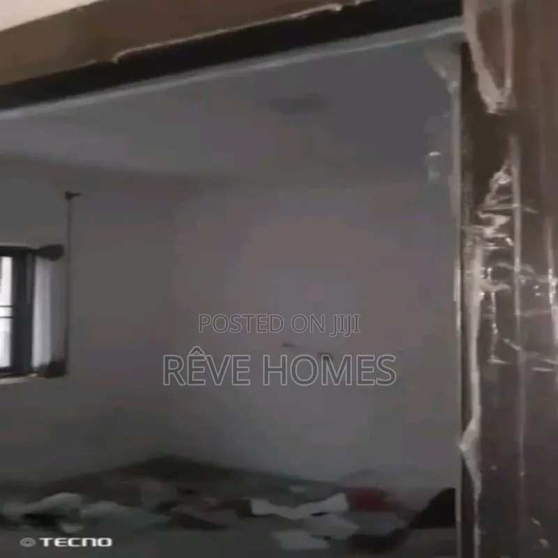 Mini Flat in Akoka for rent