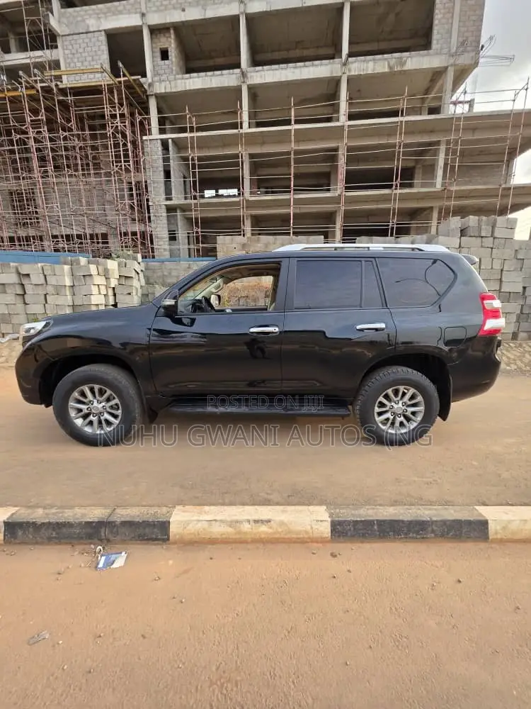 Toyota Land Cruiser Prado 2016 Black