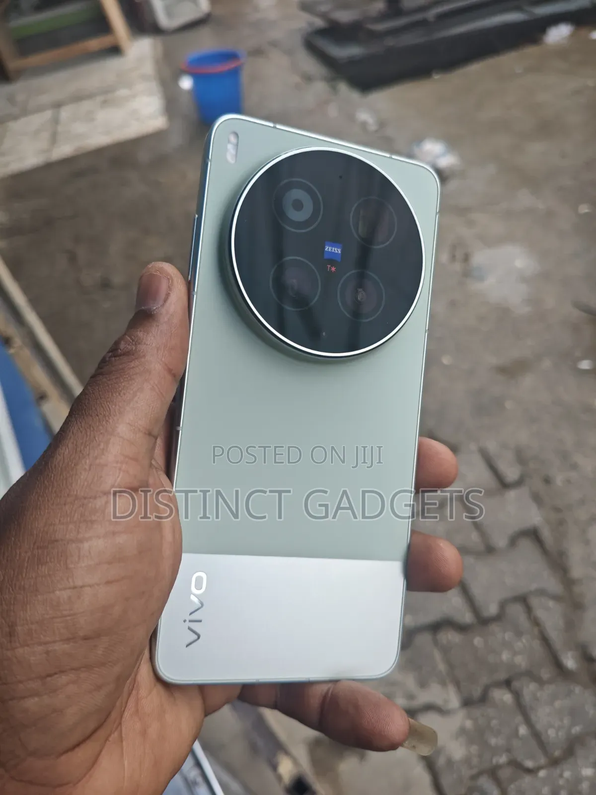 New Vivo X300 Ultra 1 TB Silver