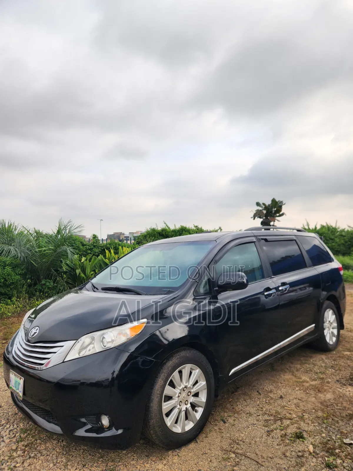 Toyota Sienna 2015 Black