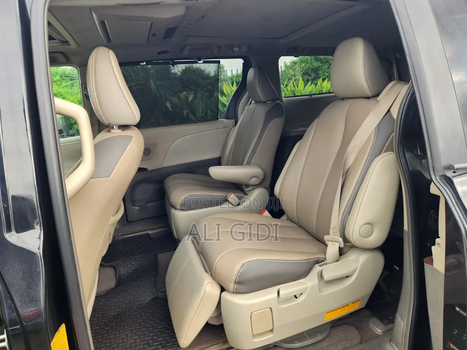 Toyota Sienna 2015 Black