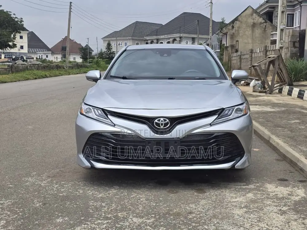Toyota Camry 2020 Silver