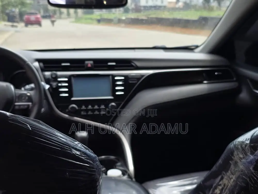 Toyota Camry 2020 Silver