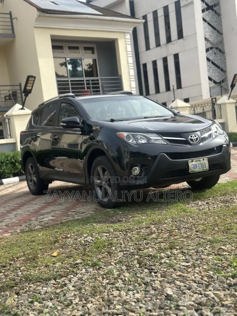 Toyota RAV4 XLE 4dr SUV AWD (2.5L 4cyl 6A) 2015 Black