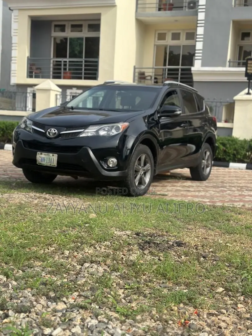 Toyota RAV4 XLE 4dr SUV AWD (2.5L 4cyl 6A) 2015 Black