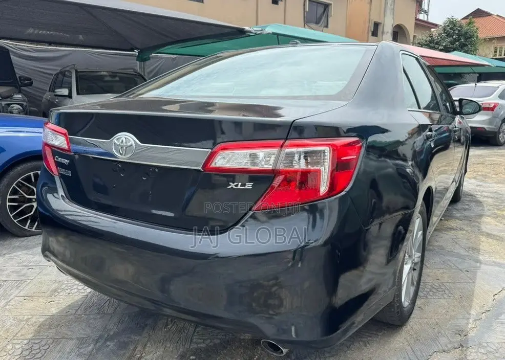 Toyota Camry XLE V6 4dr Sedan (3.5L 6cyl 6A) 2012 Black
