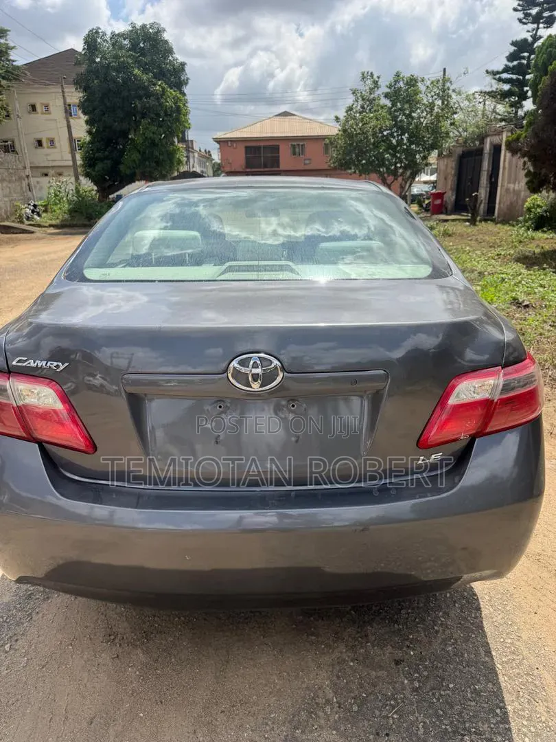 Toyota Camry LE 4dr Sedan (2.4L 4cyl 5A) 2008 Gray