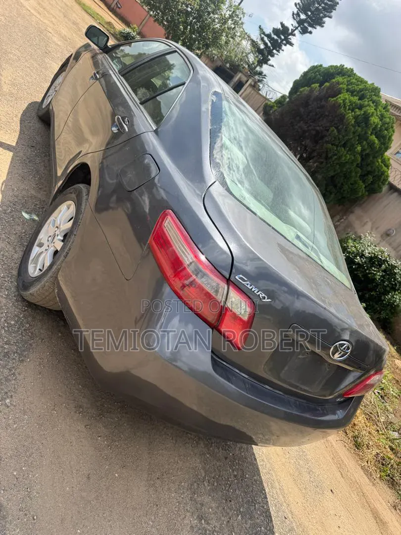 Toyota Camry LE 4dr Sedan (2.4L 4cyl 5A) 2008 Gray