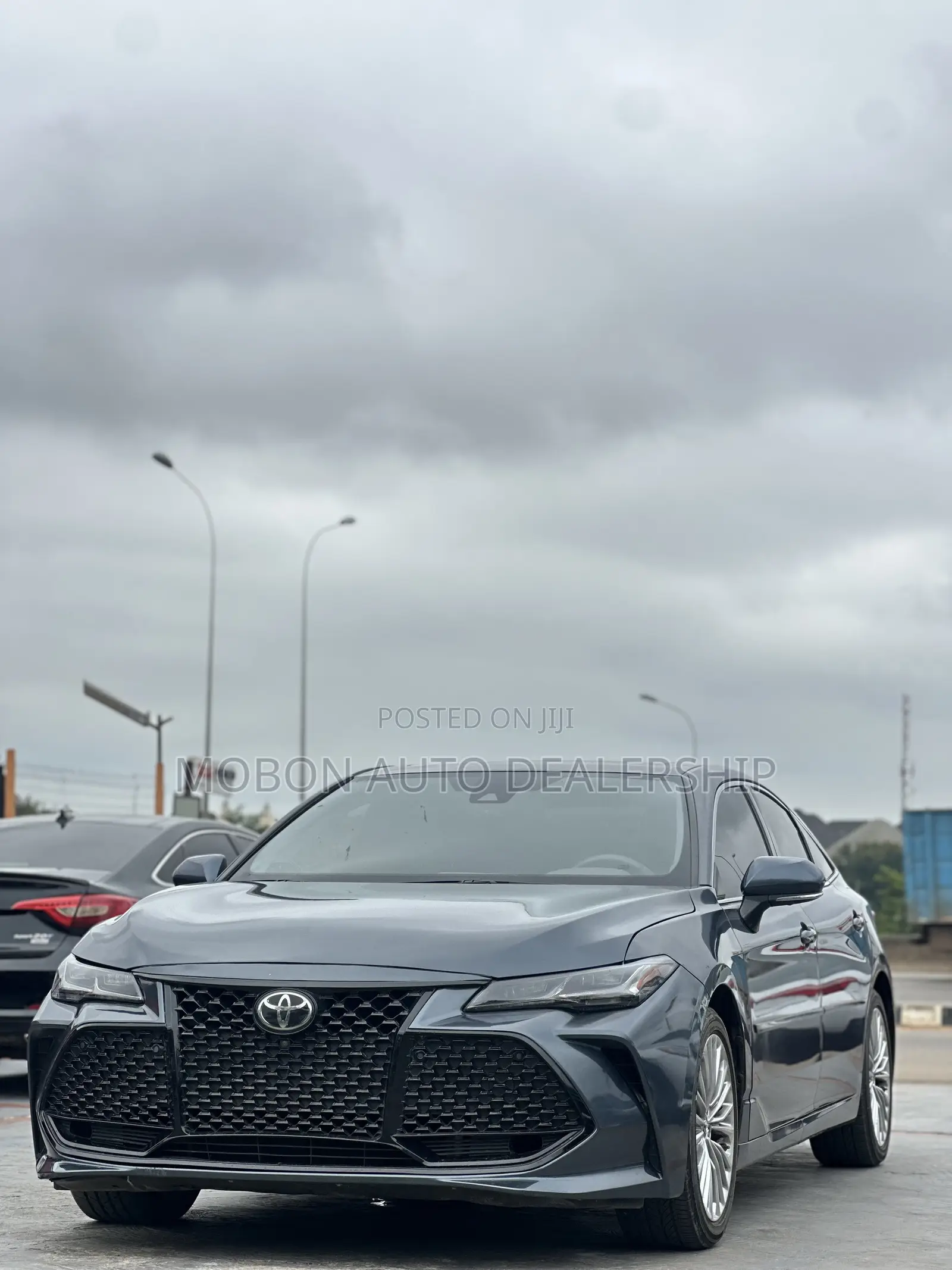 Toyota Avalon Limited FWD Sedan (3.5L V6 8A) 2019 Gray