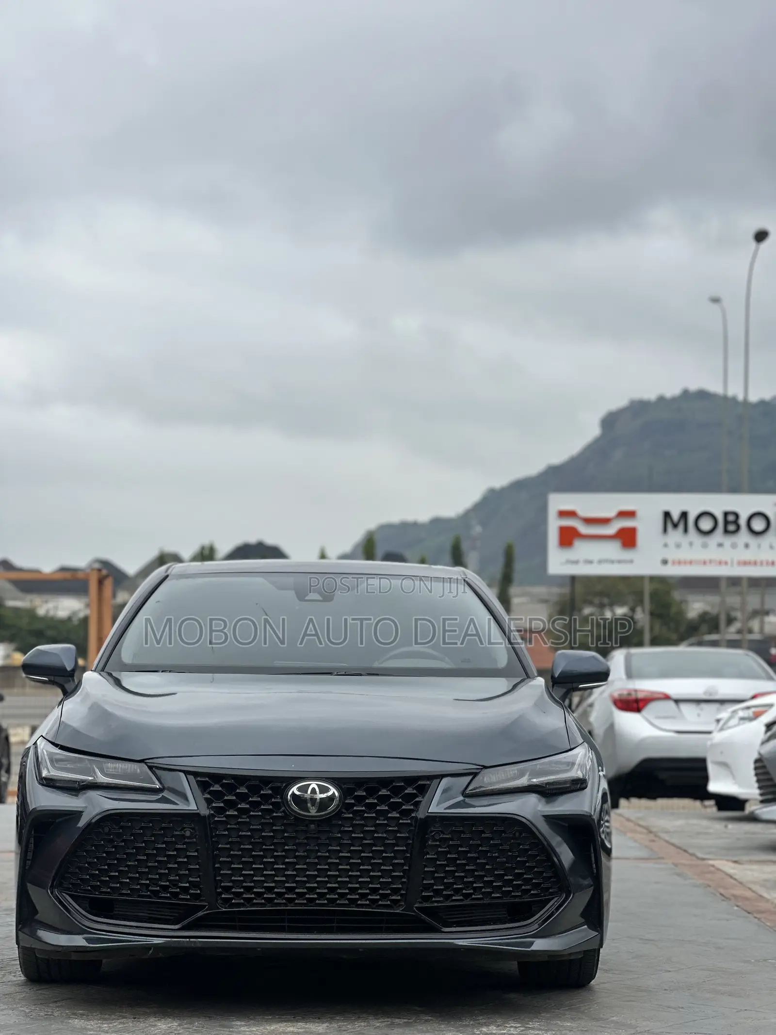 Toyota Avalon Limited FWD Sedan (3.5L V6 8A) 2019 Gray