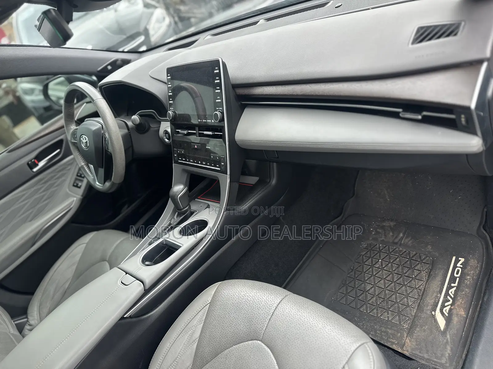 Toyota Avalon Limited FWD Sedan (3.5L V6 8A) 2019 Gray