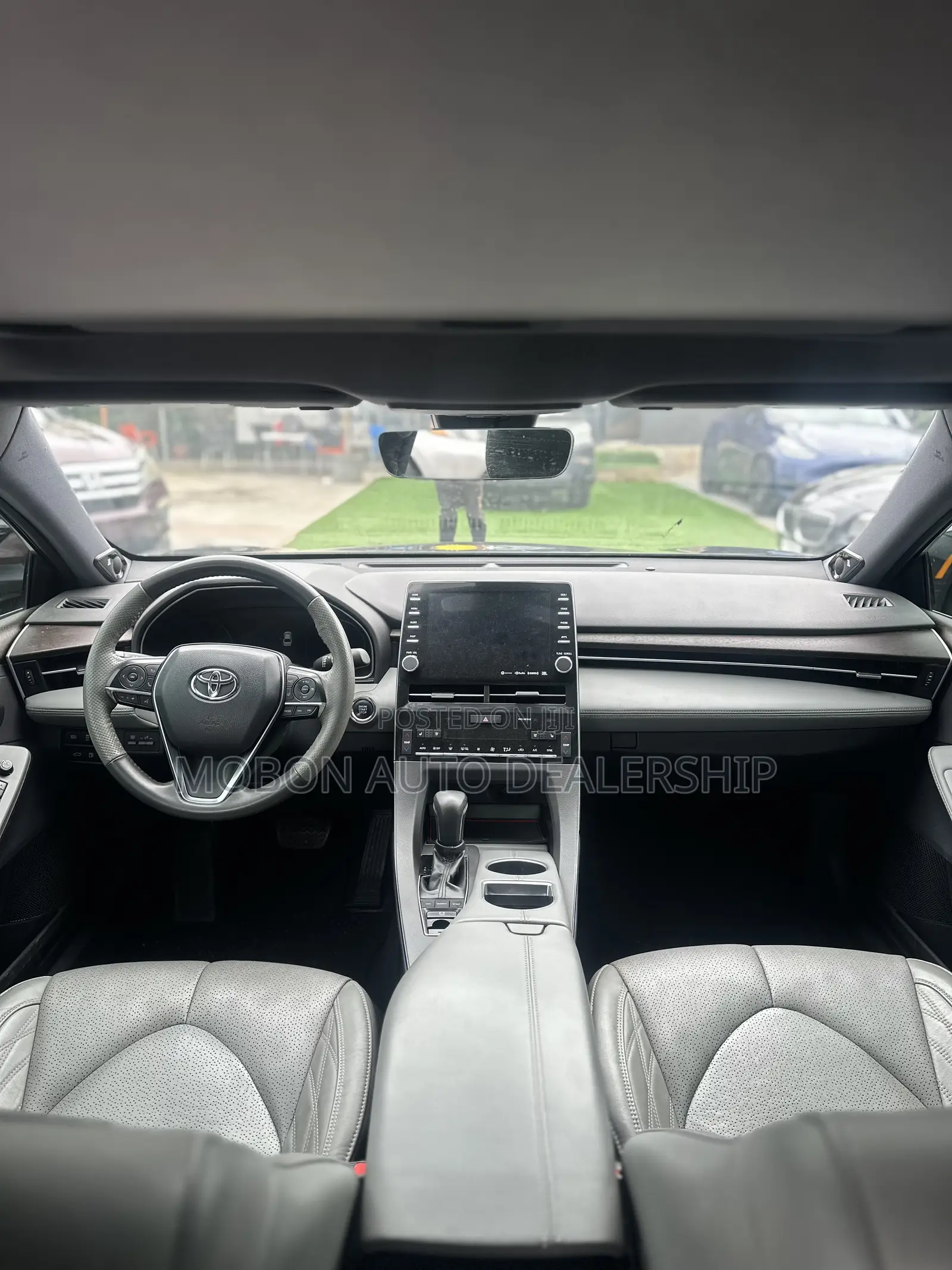 Toyota Avalon Limited FWD Sedan (3.5L V6 8A) 2019 Gray